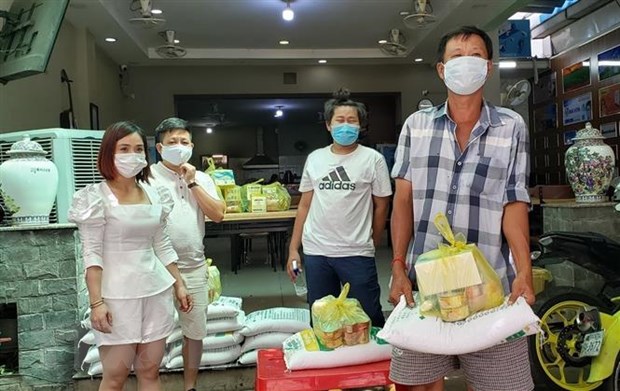 Vietnamese restaurant in Cambodia helps people in difficulty amid COVID-19 pandemic
